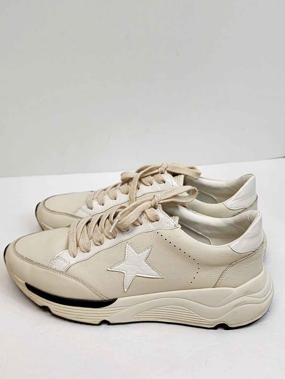 Cream Star Accent Leather Sneakers Size 9 - Picture 4 of 11
